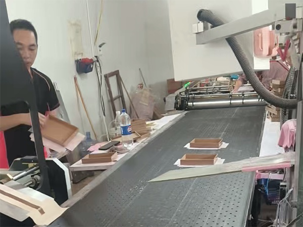超低款成型机