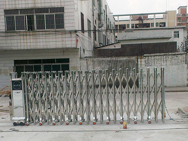 东莞寮步维修电动门、电动道闸门维修、东莞车牌识别系统