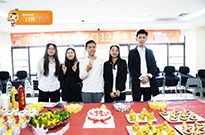 12月生日会：祝寿星们生日快乐 !