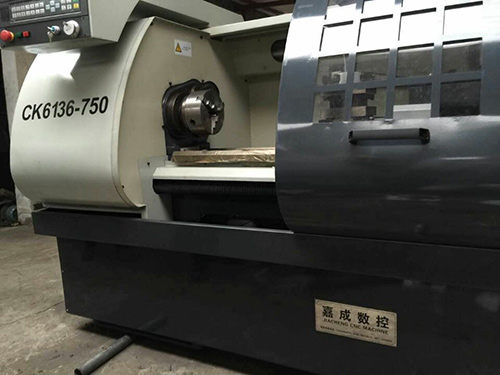车床整机CK6136-750