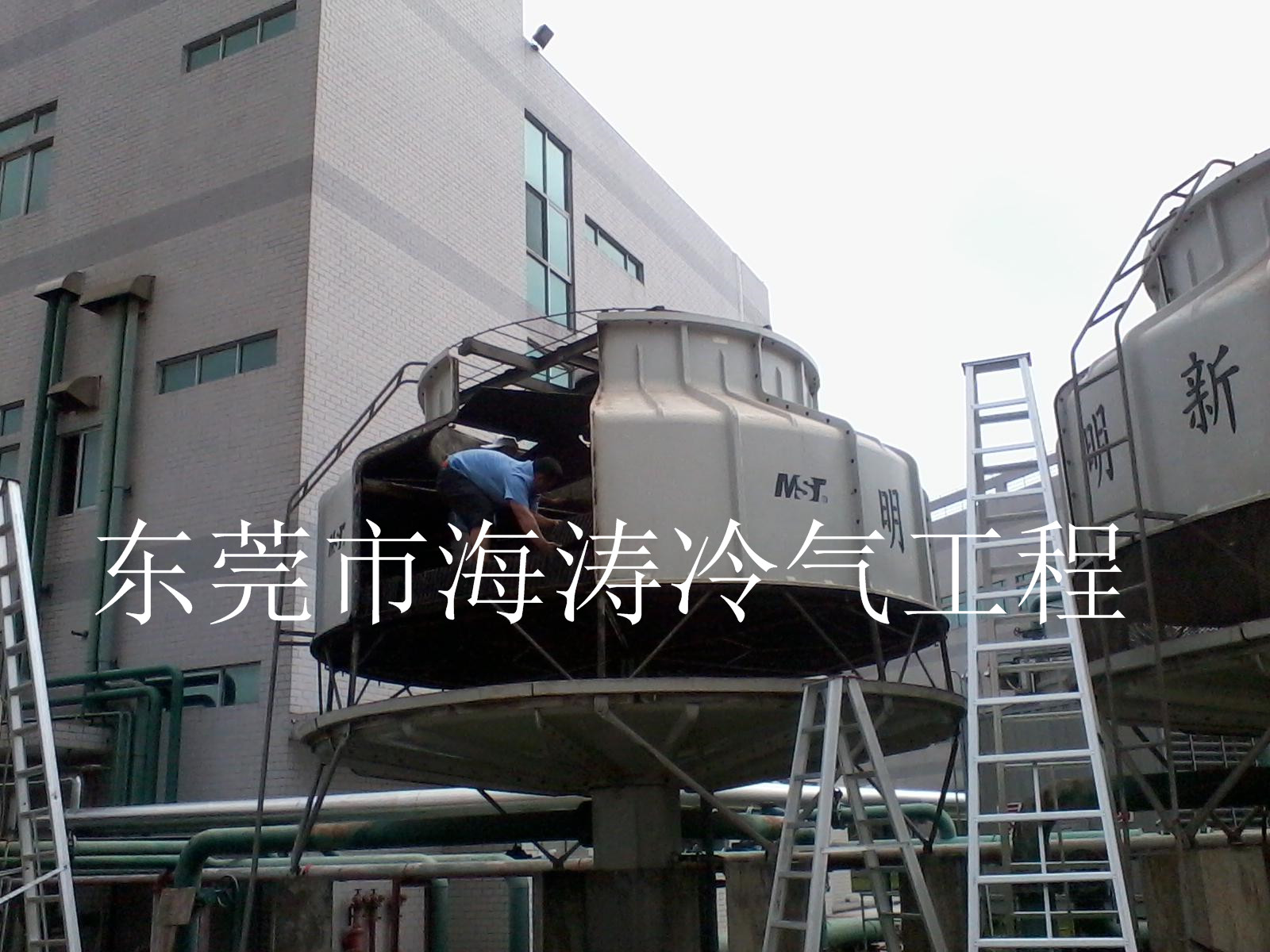 中央空调冷却水塔清洗