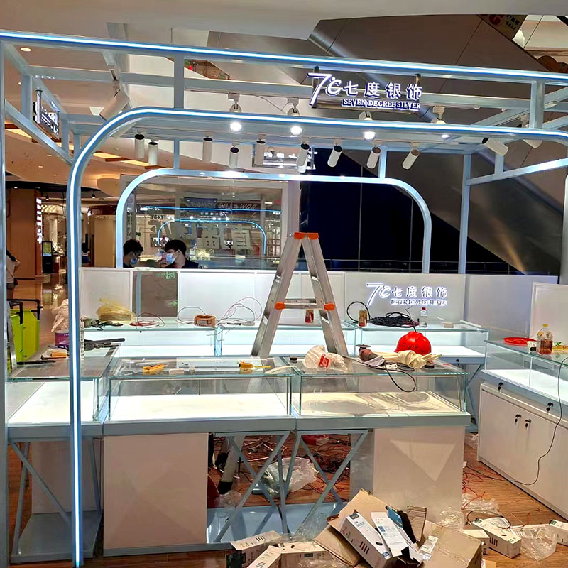 介绍一下关于珠宝展示柜的安全设计？