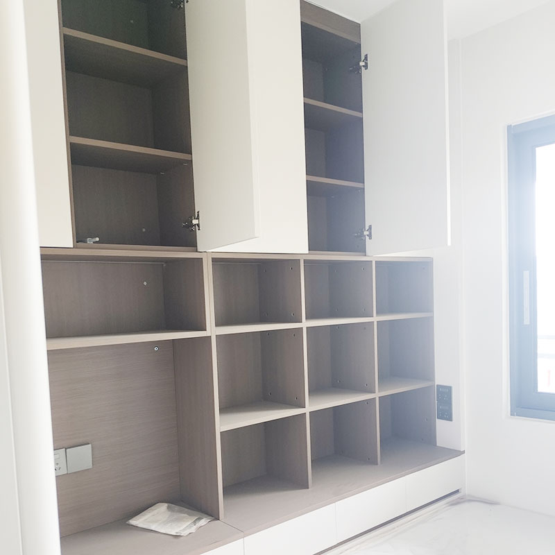 简单阐述一下使用储物柜有什么结构特点？