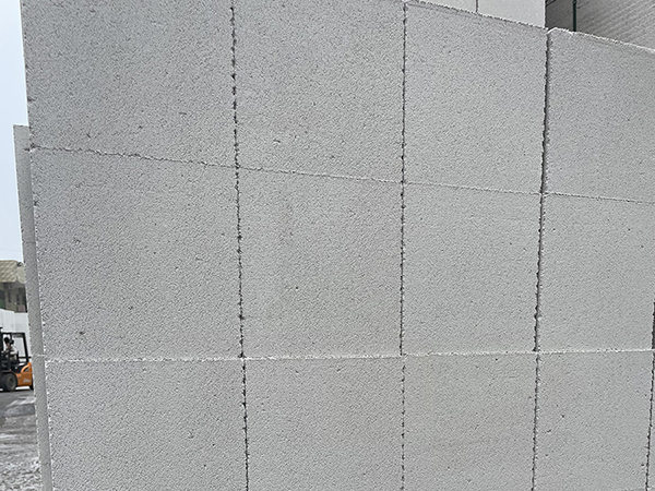 新规实施！《蒸压加气混凝土内置保温制品复合外墙板与复合砌块应用技术规范》3月起正式执行