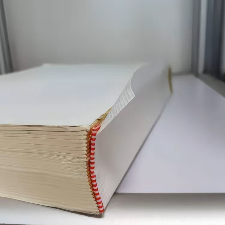 精装书：时光淬炼的典藏之美