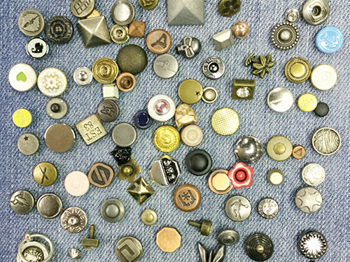 东莞钮扣厂与拉链企业推动服装潮流发展