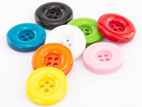 东莞纽扣厂介绍纽扣材料的大致分类