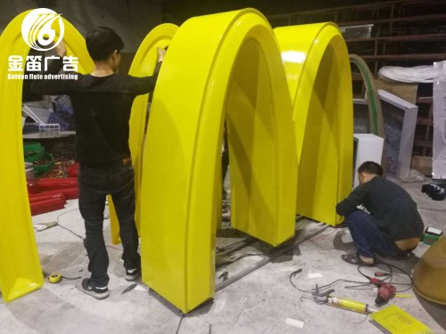 如何修补大型LED吸塑字生产时表面产生的磨损？