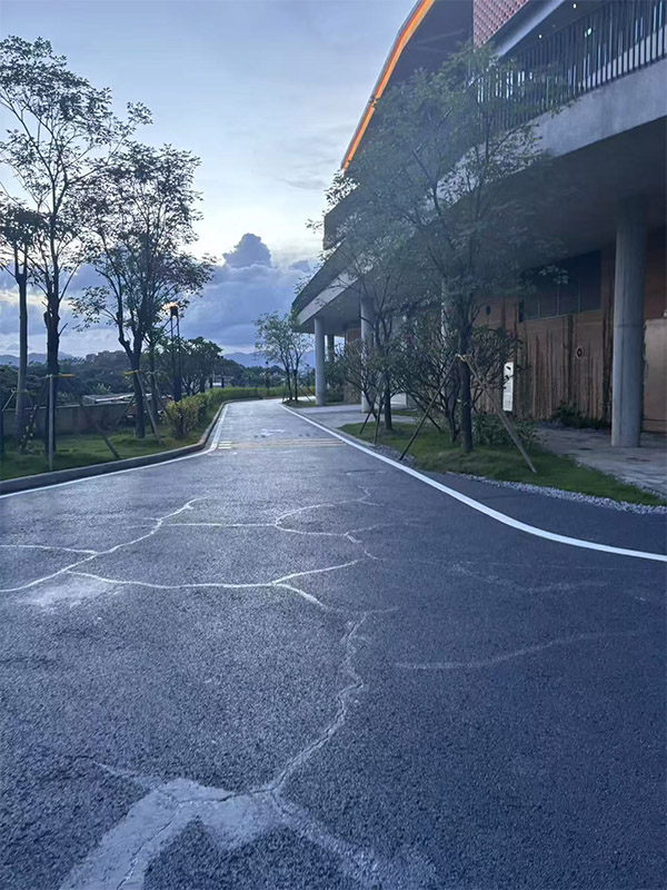 停车场画线美妆
