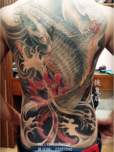 背部纹身