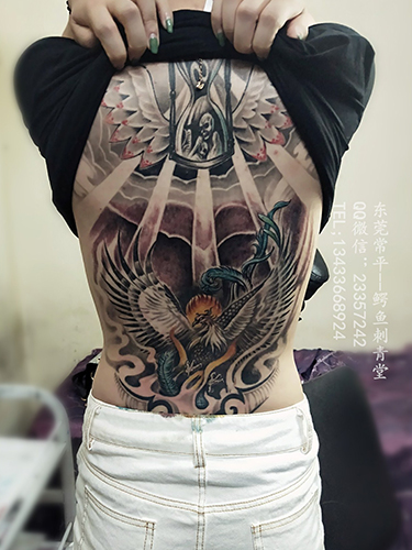 彩色大满背纹身