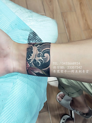 常平小图刺青-手腕
