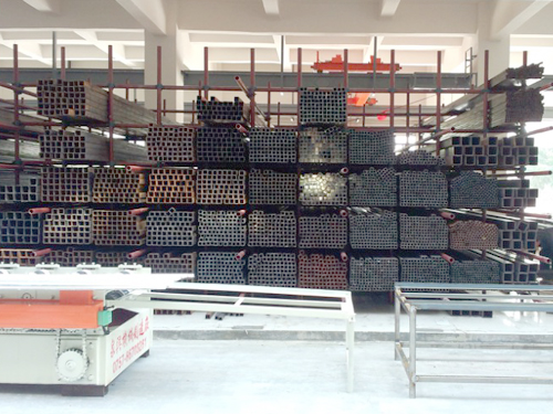 方通批发：讲一下使用不锈钢扁通有哪些性能要求？