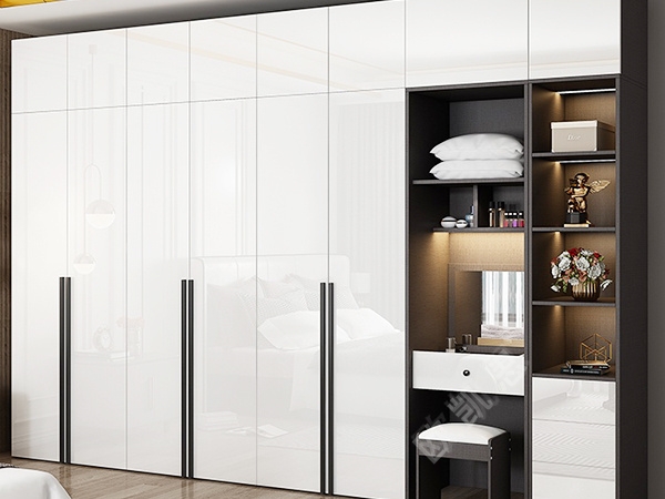 常见的实木衣柜定制材质有哪些优缺点？