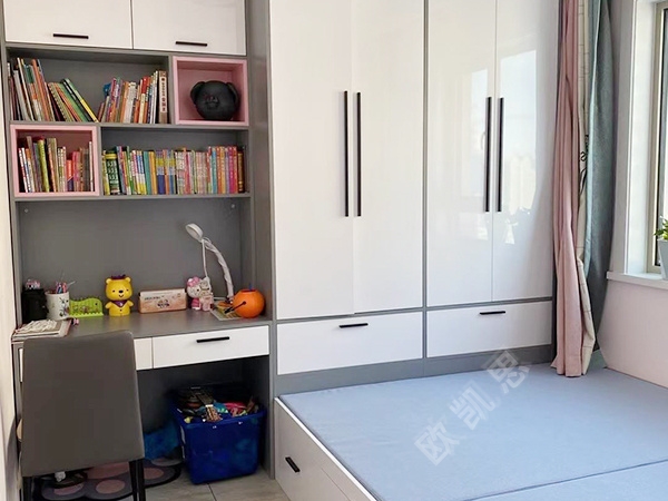 如何确保儿童房榻榻米定制的功能性和安全性？