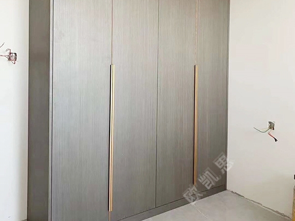 ​实木衣柜定制