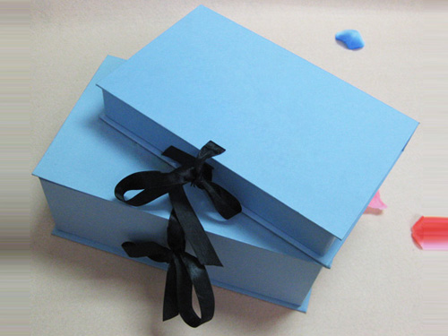 礼品盒系丝带纸盒