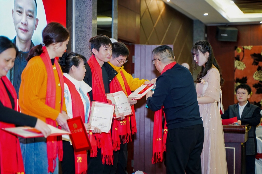 东莞凯信脚轮有限公司会盛典暨2025年度优秀员工颁奖典礼