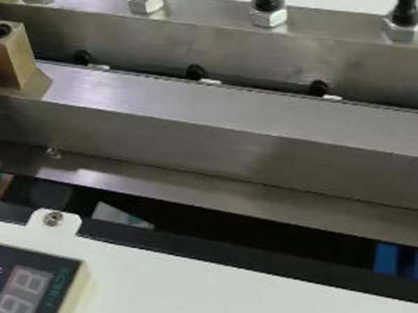 跳刀開槽機視頻