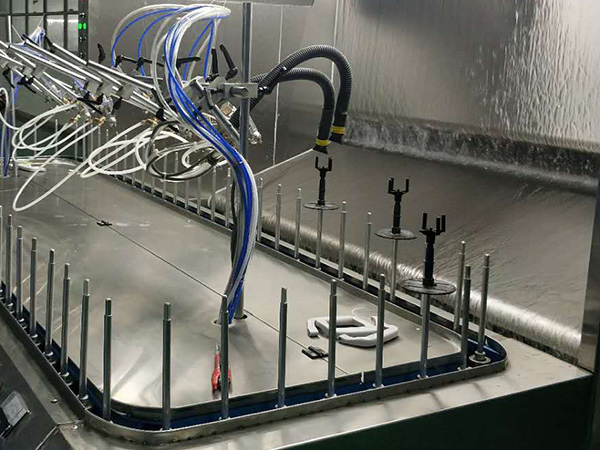 购买设备之后，你们提供哪些服务？如果设备出问题了，我们厂里没人会修怎么办？