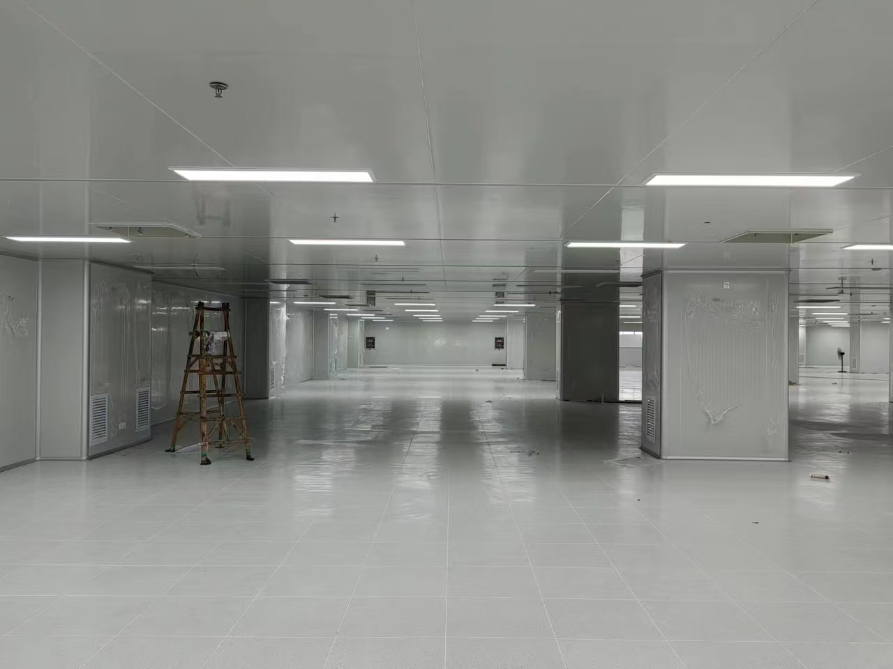 深圳旧厂房翻新改造全流程，工厂工装水电地坪施工要点