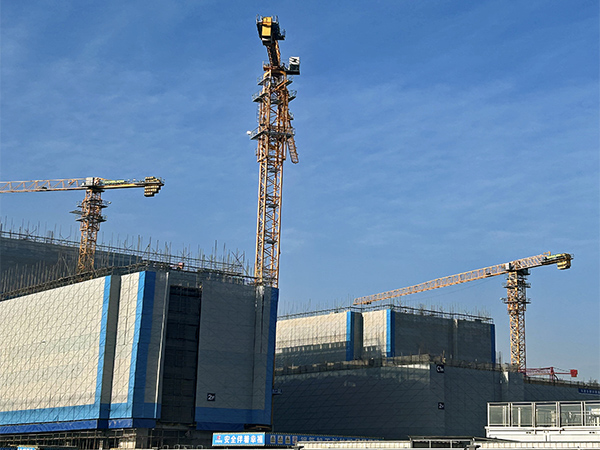 建筑塔式起重机