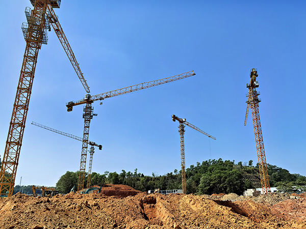 塔式起重机基本结构主要有哪些方面？