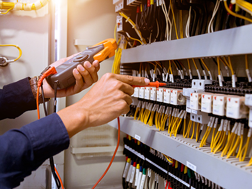 电工外包中电工穿线的技巧和过程