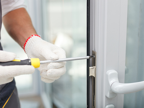 钳工外包工作时钳工的安全事项有哪些？