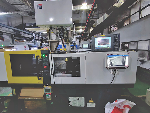 问：模具保护器如何监测顶针位置？