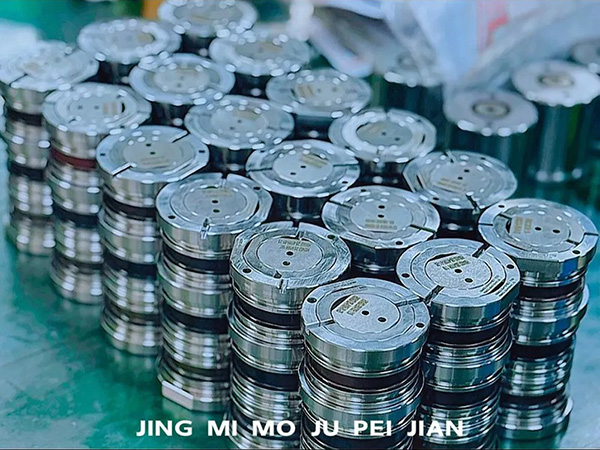 精密注塑的脱模利器：伸缩柯的用途与价值