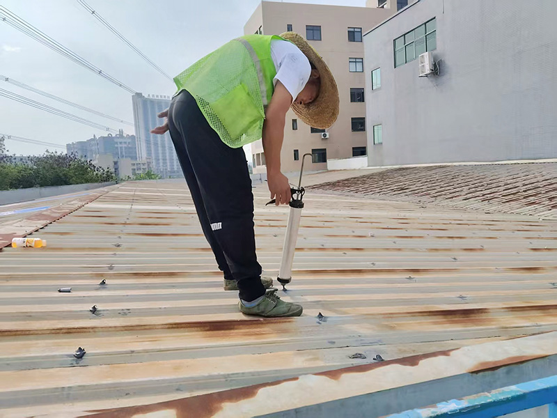 铁棚做防水工程