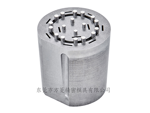 详细介绍模具加工中心主要核心功能与特点？