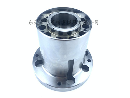 说一下关于钨钢模具加工的关键注意事项？