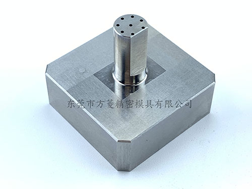 模具