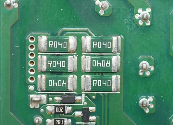 ?液冷AI服務器電源備份路徑中合金電阻的功率與可靠性驗證