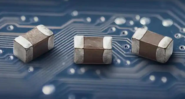 ?��Ƭ�����ڱ�ѹ���μ�LC�˲���·�е�ESRѡ�����ѹ�Ʋ�����