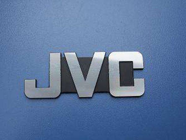 东莞不锈钢标牌制作时如何控制材料厚度与均匀性？