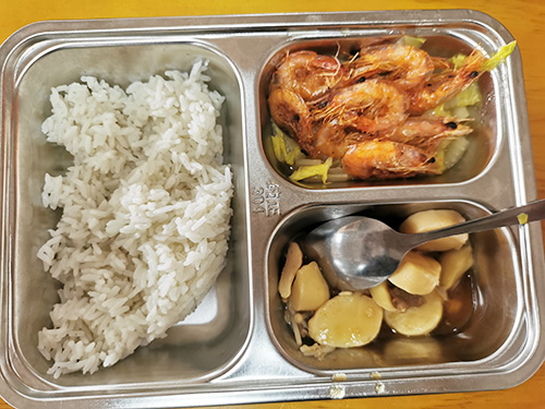 幼儿园饭堂承包教你制作油焖大虾方法？