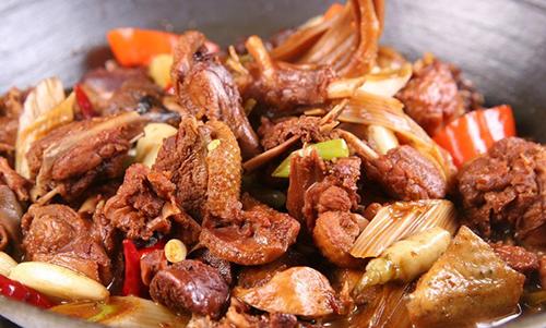 员工食堂承包啤酒鸭的制作步骤？