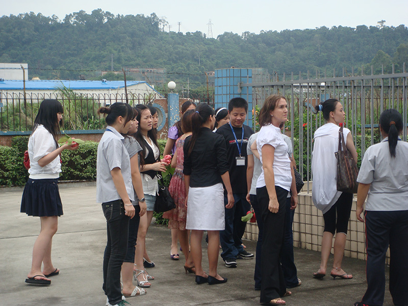 国内经销商来集团学习