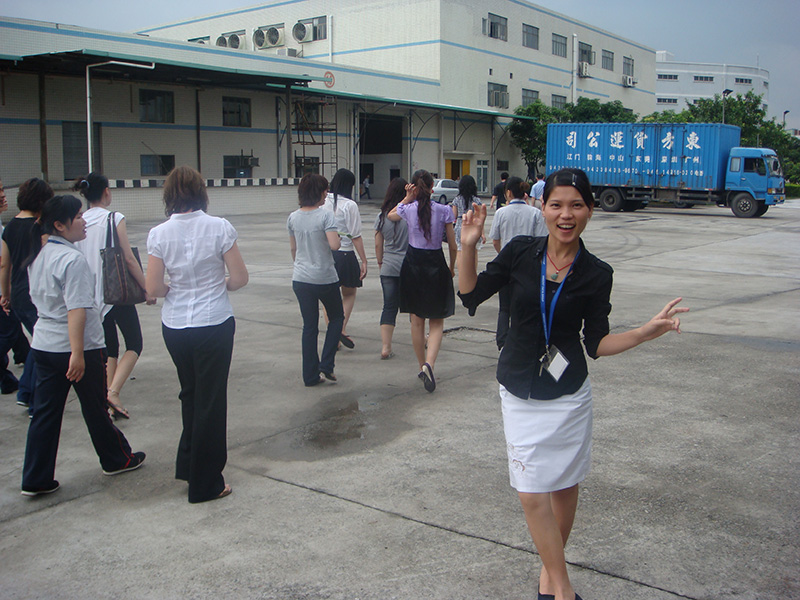国内经销商来集团学习