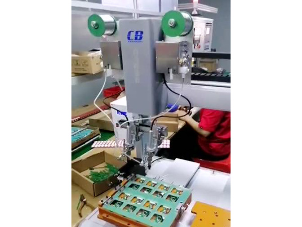 查理斯焊锡机视频