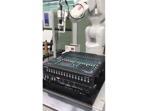 伟易达机械手臂