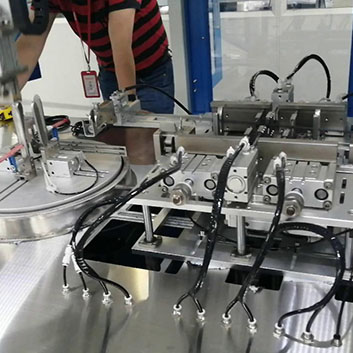 裁剝繞扎一體機