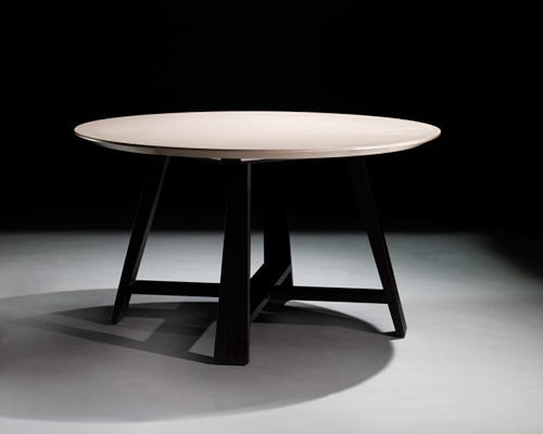 现代家具烤漆餐桌