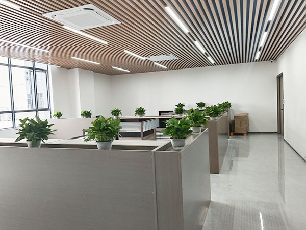 办公室装修如何兼顾效率与环保？三大策略降低干扰、提升员工幸福感