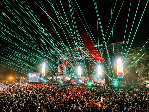 激光灯在舞台演出上的应用