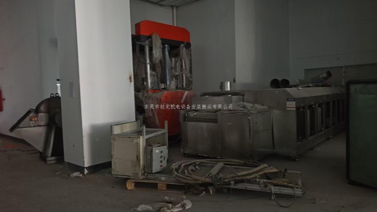 东莞创龙｜清溪大型油压机吊装 定制方案搞定各类难题