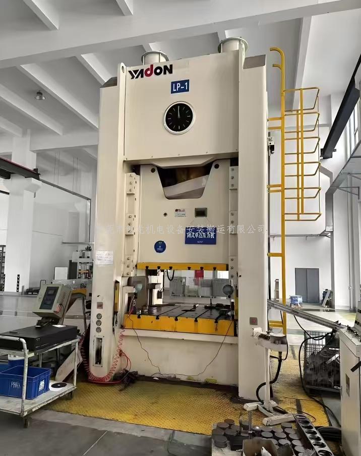 东莞创龙搬迁：龙华冲床搬运认准它！专业又省心